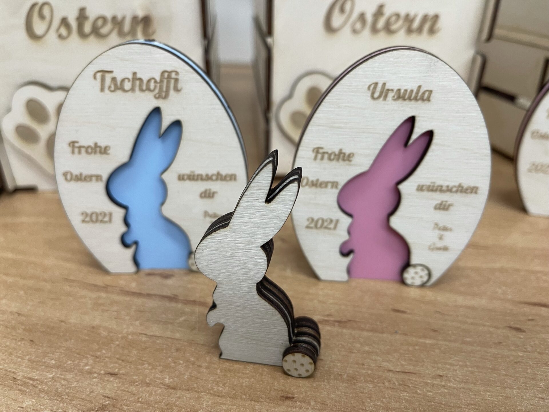 Tischdeko Osterhase mit Gravur NEU