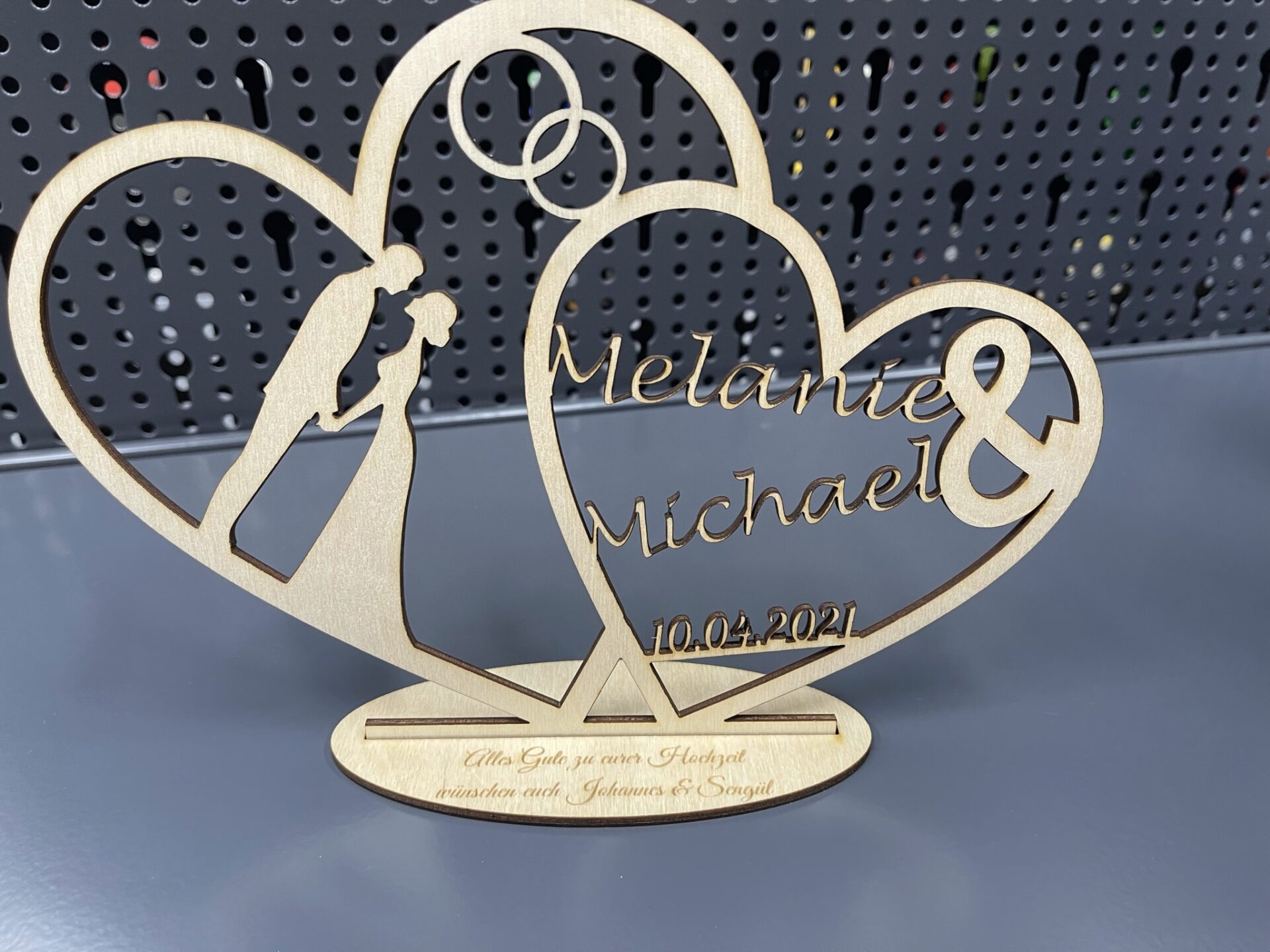 Hochzeitsgeschenk Holz Herz mit Namen und Datum
